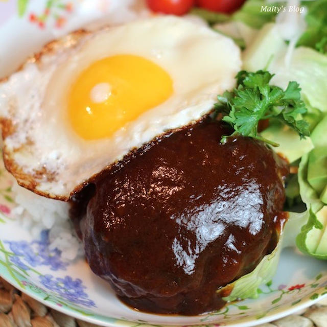 靴がえらい事に・・！　ロコモコ丼