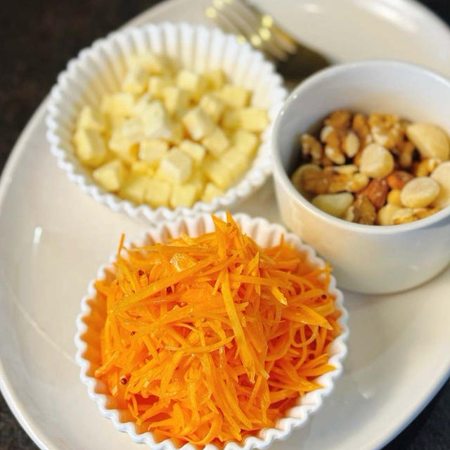 さっぱり人気の前菜レシピ♪ワインのお供に最強♡濃厚チーズのフリーズドライが止まらない！