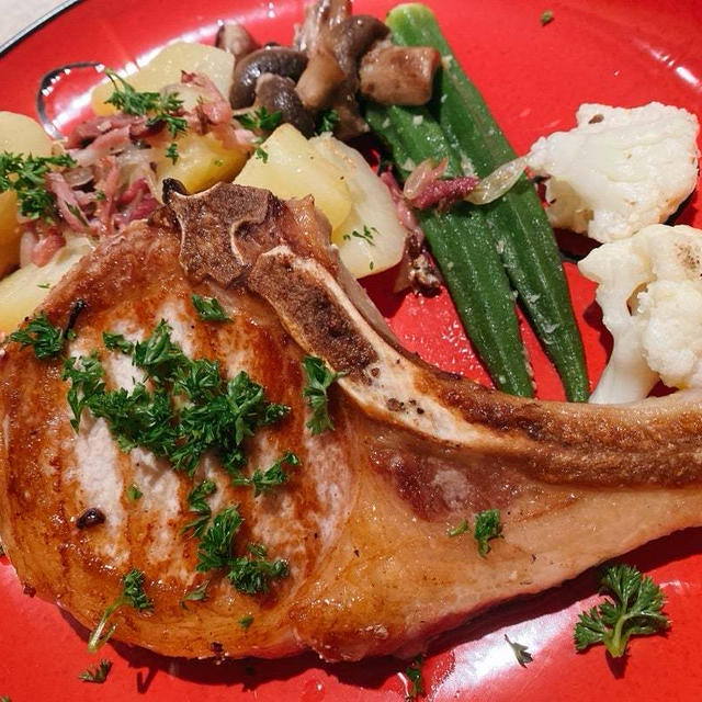 pork chops and Salad