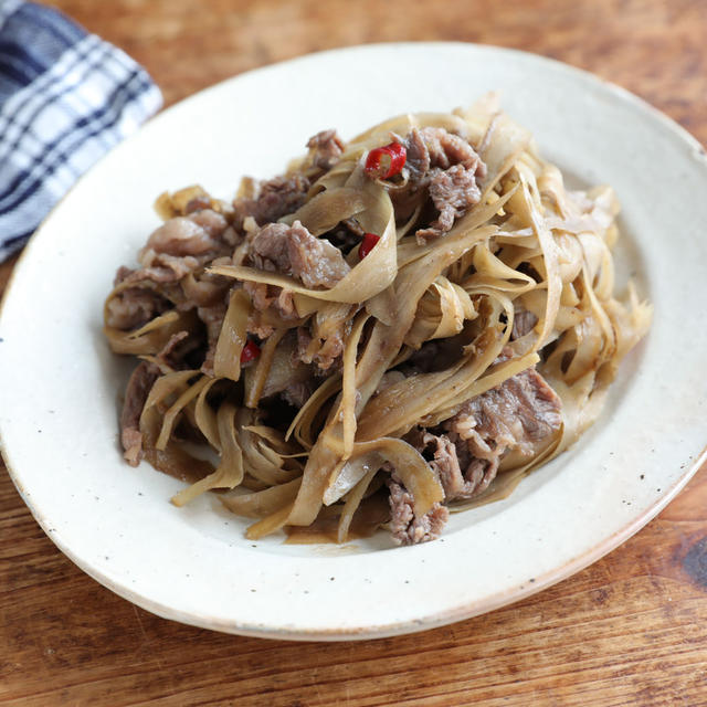 ご飯がすすむ！ピリ辛がおいしい牛ごぼう