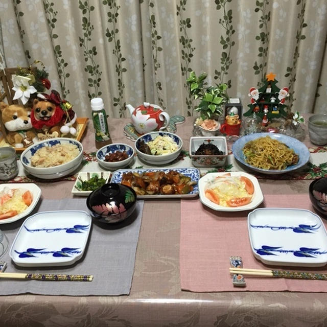 酢豚とブロッコリーの芯入り焼きそば