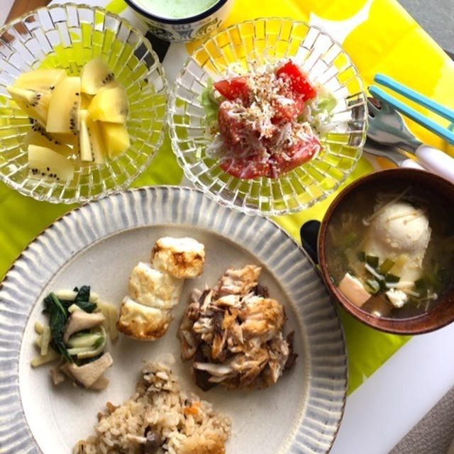 息子ごはん　炊き込みご飯とぶりの照り焼き ・ パパ大好き♡