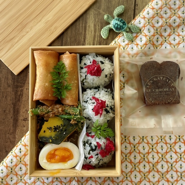 おにぎり弁当