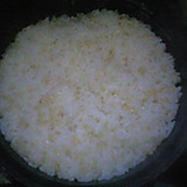 湯立てで白米（９２５）。。。北海道石狩平野雨竜町産特別栽培米ゆめぴりか・白米（あいざわ米店）と茨城県産うまかっぺコシヒカリ玄米・新米（あいざわ米店）