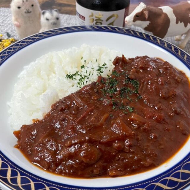 酸味とコクがたまらない！トマト缶で作る超本格ハヤシライス