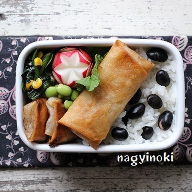 今週のお弁当。雪の日だって撮影だ。