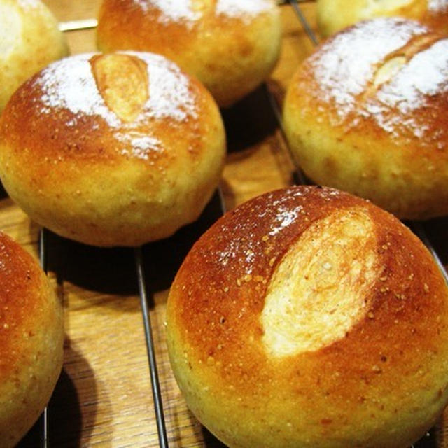 全粒粉入り豆乳パンと、マリメッコ柄を玄関に・・・