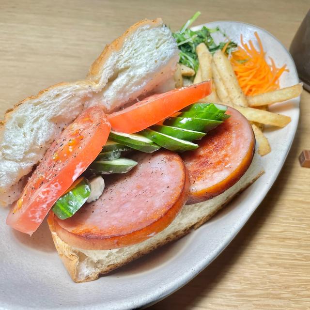 生ソフトフランスパン虹で作るサンドイッチ
