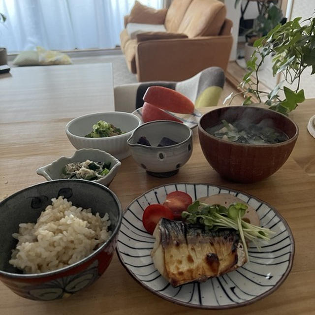 若いおばさんと年配のおばさん