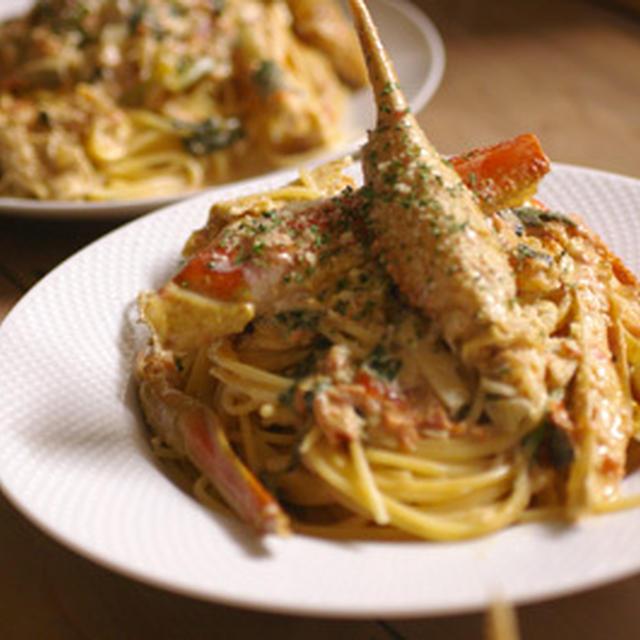 蟹のトマトクリームソースパスタ