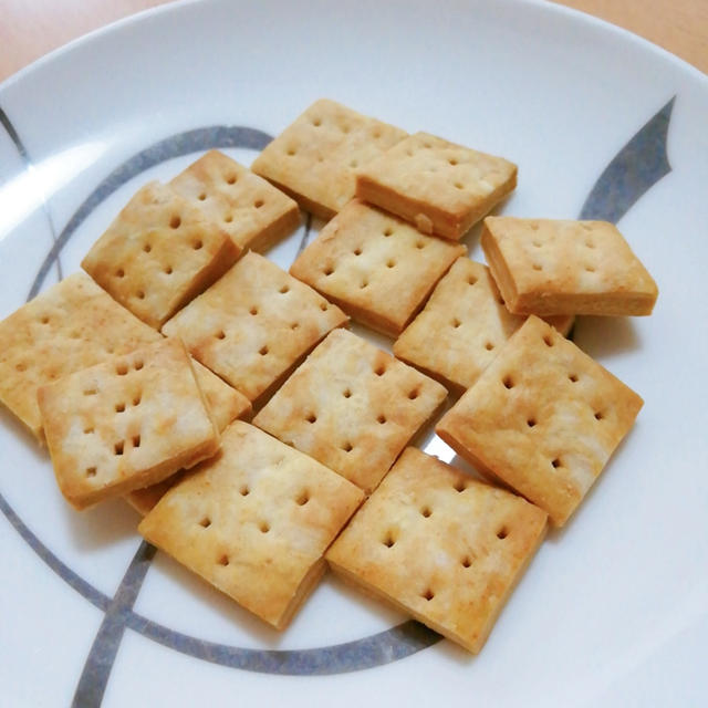 甘さ控えめサクサク食べちゃう！はちみつクラッカー