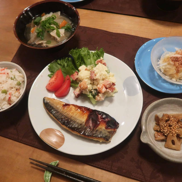 鯖の西京焼＆豚汁＆桜エビの豆ご飯　と　クリスマスローズの花♪