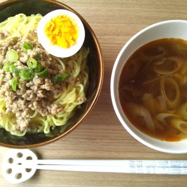 作り置きの肉味噌を使って、ピリッと辛い、つけ麺