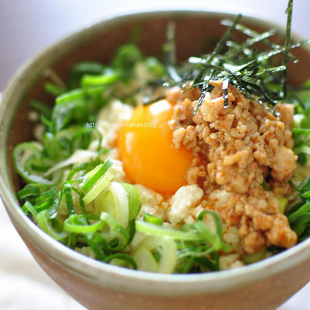 今朝の飯テロ画像【お豆腐丼】と昨日の晩ごはん