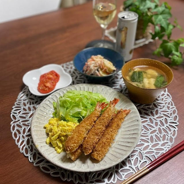 どこまでも追いかけてくる悪夢の話とエビフライにカレー味のタルタルを添えた晩ごはん、そして気軽に飲めるのが嬉しい缶のワイン