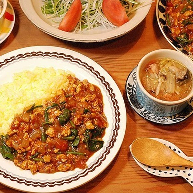 旬のほうれん草を使って♡煮込み時間６分!ほうれん草とトマトのドライカレー定食