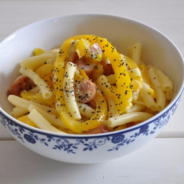和えるだけ♡すぐできおかず【マカロニとパプリカのチーズ和え】