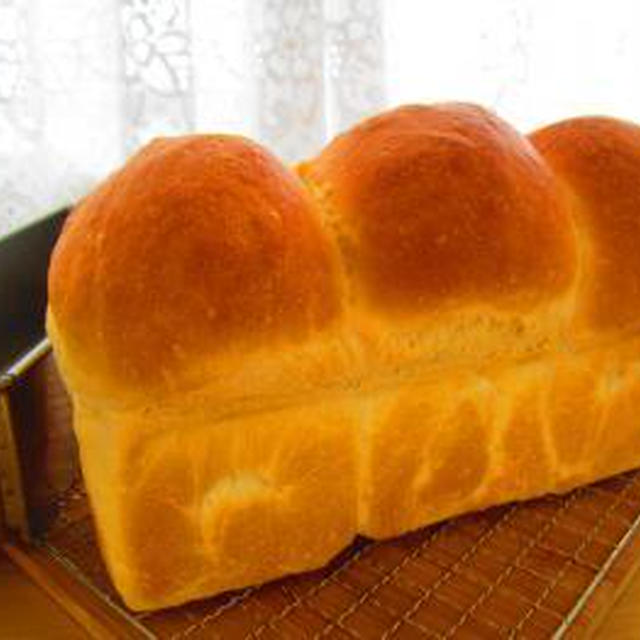 生ｸﾘｰﾑ食ﾊﾟﾝで、ﾁｰｽﾞﾄｰｽﾄ♪ﾐﾙｸｼﾞｬﾑのせ～♪