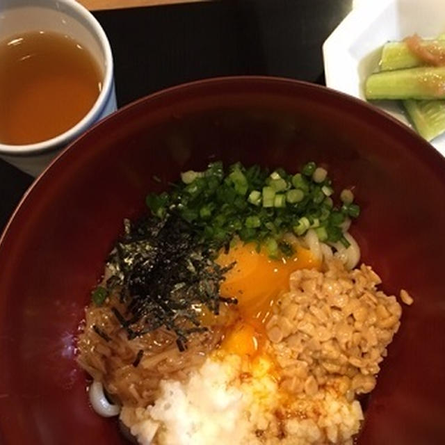 お昼はぶっかけうどん