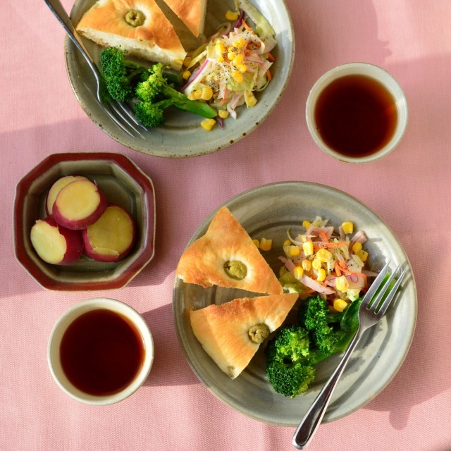 オリーブフォカッチャで朝ごはん