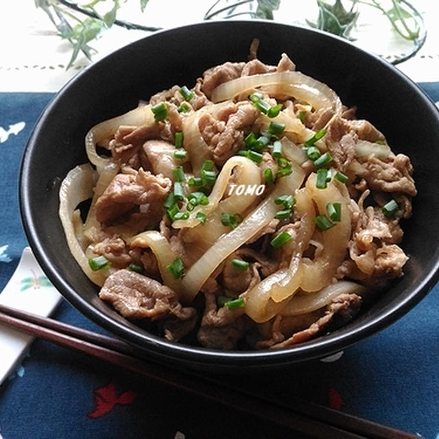 男子も喜ぶ！豚肉の甘辛ソース丼