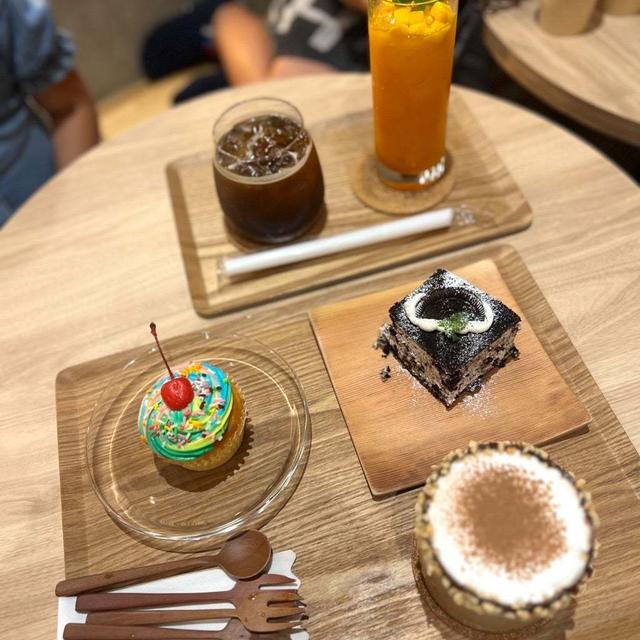 新大久保のオシャレカフェで初のヌテララテ