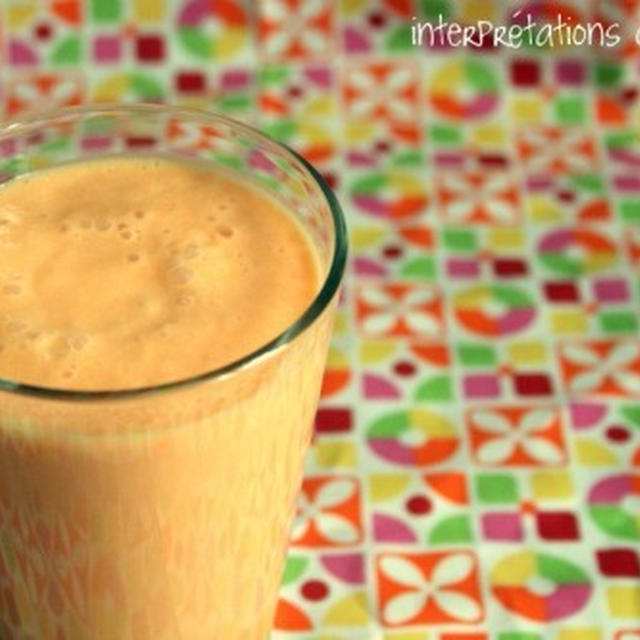 Opération smoothie, day 3 : ananas-carotte-coco-gingembre !