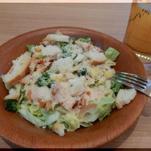 ほぐし辛味チキンのシーザーサラダ～サイゼリア