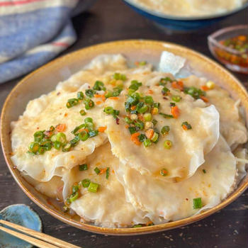 このぷるんぷるんがたまらん☆鶏胸肉と冷凍豆腐のバチンよだれ餃子