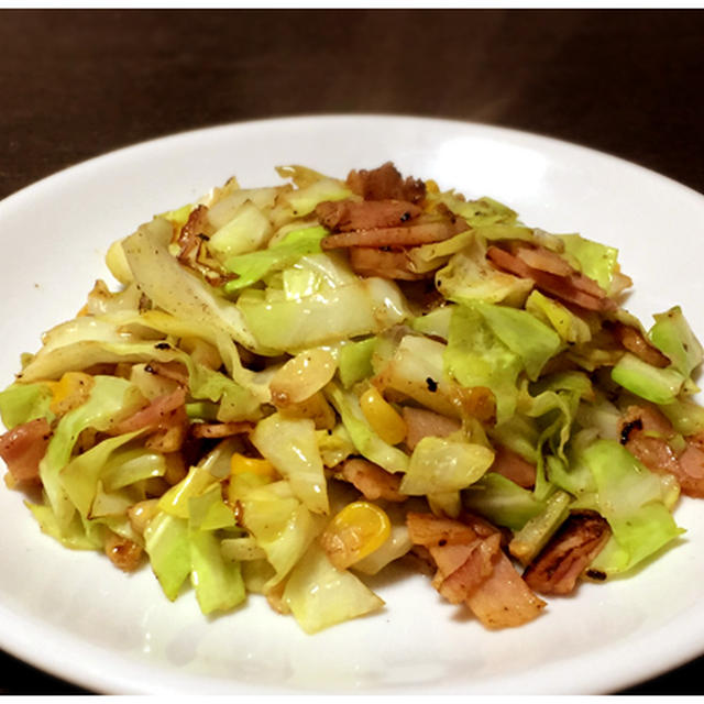 ベーコンとキャベツの炒め物