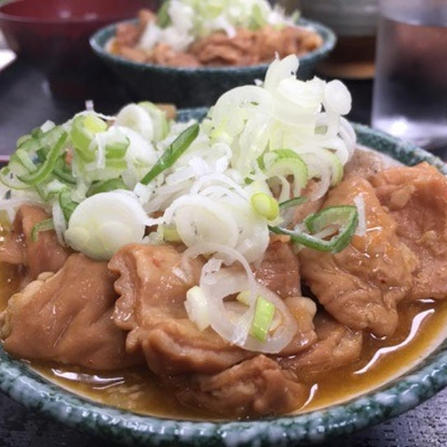 噂は通り美味い店。.もつ煮込み