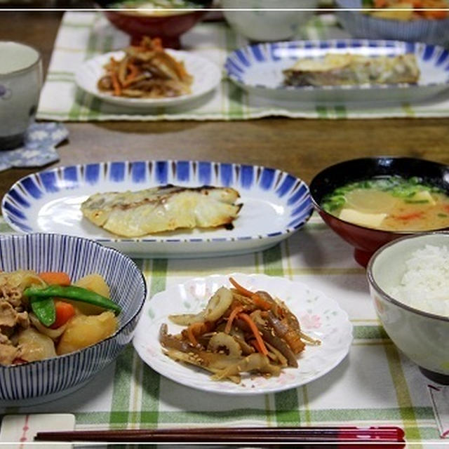 ・たらのみぞ漬け焼き＆肉じゃが　お庭のビオラ　ローズブロッチ