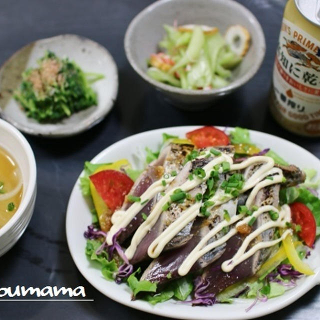 サラダ仕立てのカツオのタタキ丼 / 栗金とん