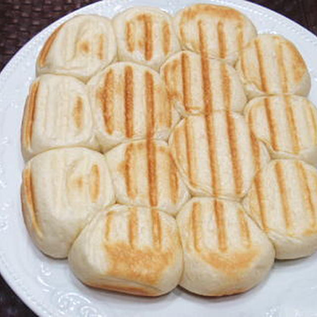 角型味わい鍋で作る、カリッとふっくらパン（レシピ付）