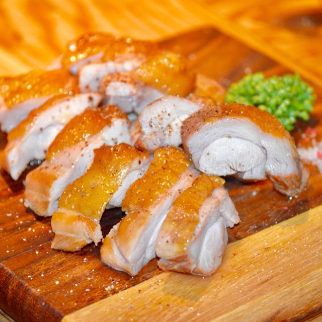 燻製専門店 燻煙SmokeDining 新宿東口店　食材の旨味を引き出す、燻製料理が楽しめる
