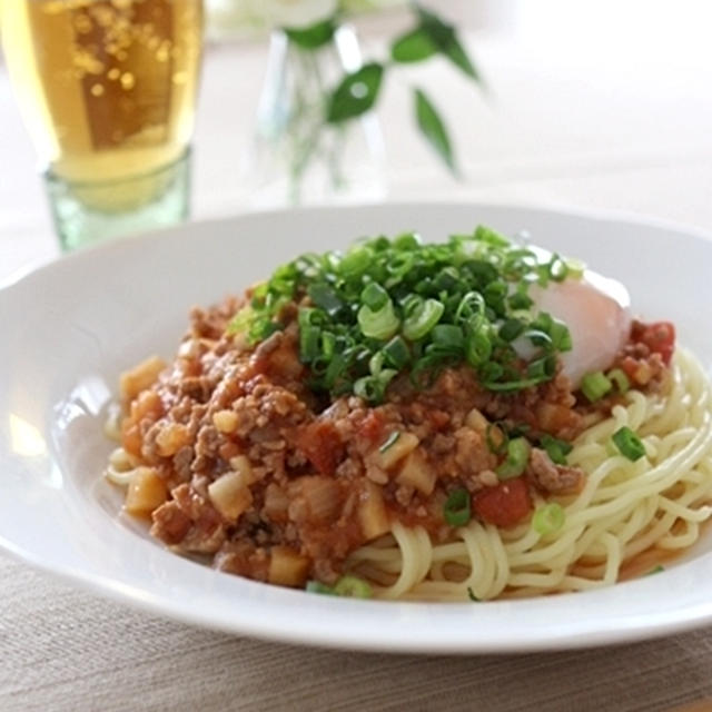 中華風ピリ辛ミートソースで、焼きそば