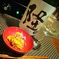 ２色菊の梅酢和え、もって菊豆腐、ニシンの菊花寿司、秋刀魚の燻製セルクル仕立てで日本酒フルコース