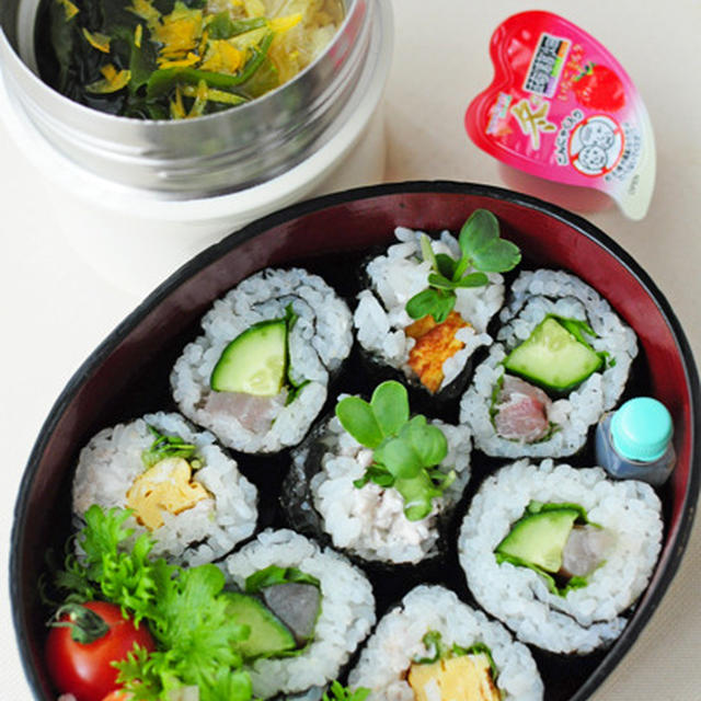 ２月４日　火曜日　巻き寿司２種＆若布と白菜の柚子とろろお澄まし