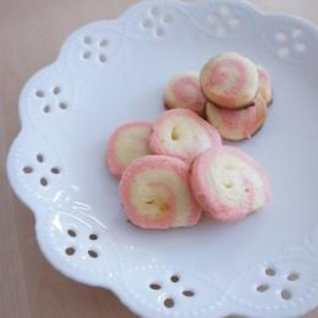 クレハ　桜のうずまきクッキー