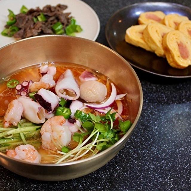 夏は、韓国のつめた〜いお刺身スープ麺『ムルフェククス」、いかがですか
