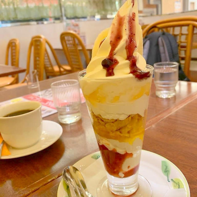 久しぶりのフルーツパフェ