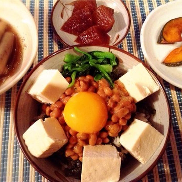 【超簡単・節約丼】納豆腐丼とお菓子レポ「チロルチョコすいか」