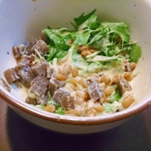 【糖質制限】シャキシャキ水菜と納豆の簡単サラダ