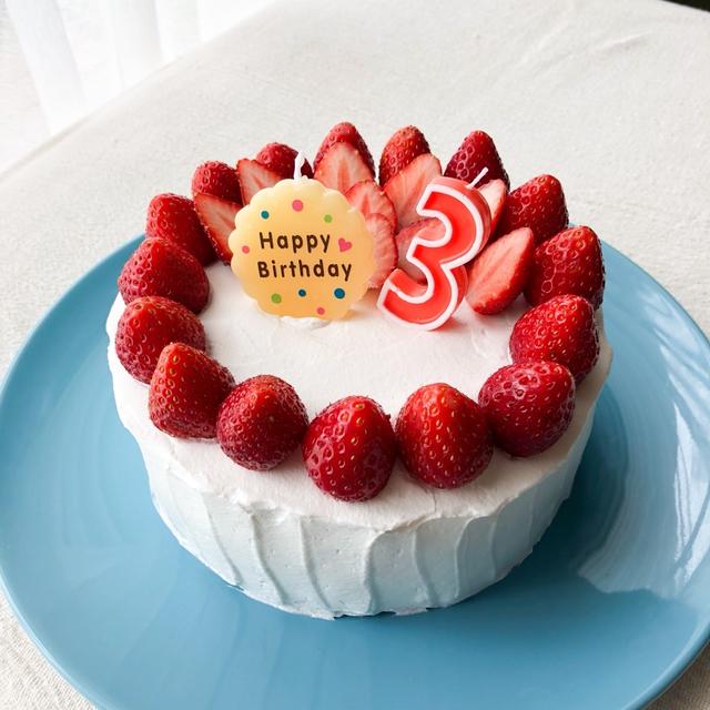 息子の３歳のお誕生日☆苺のショートケーキ♪