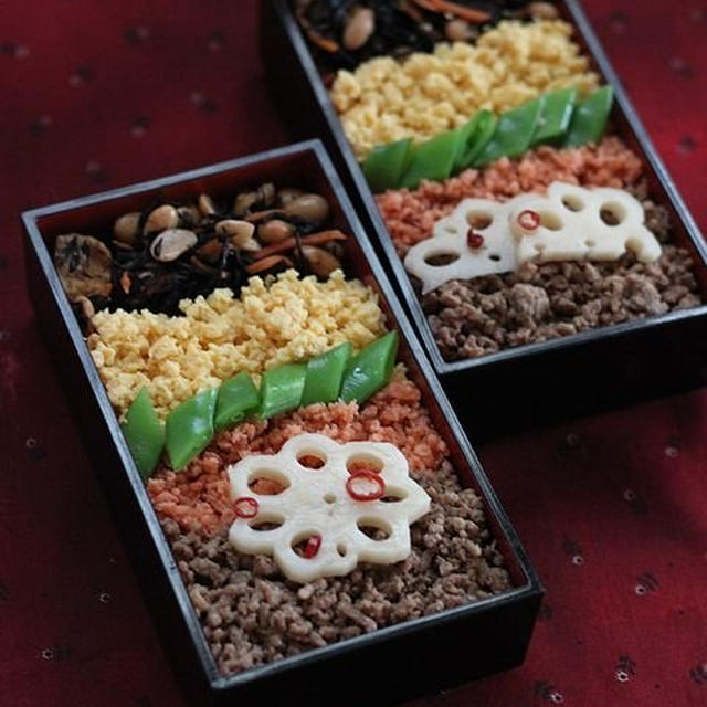 5色そぼろbento　☆　鰤のｱﾗの煮付け♪