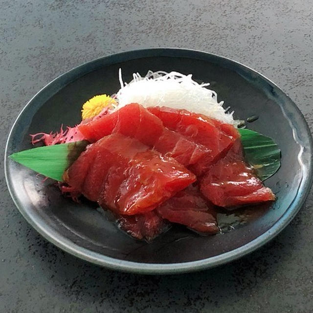 漬けまぐろと無限みそピーマン、そして残りものランチ丼