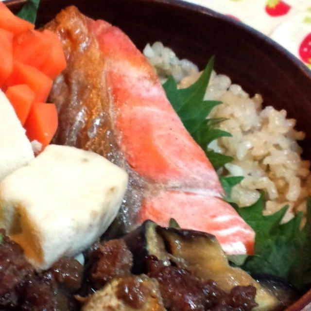 鮭＆茄子の肉味噌炒め弁当