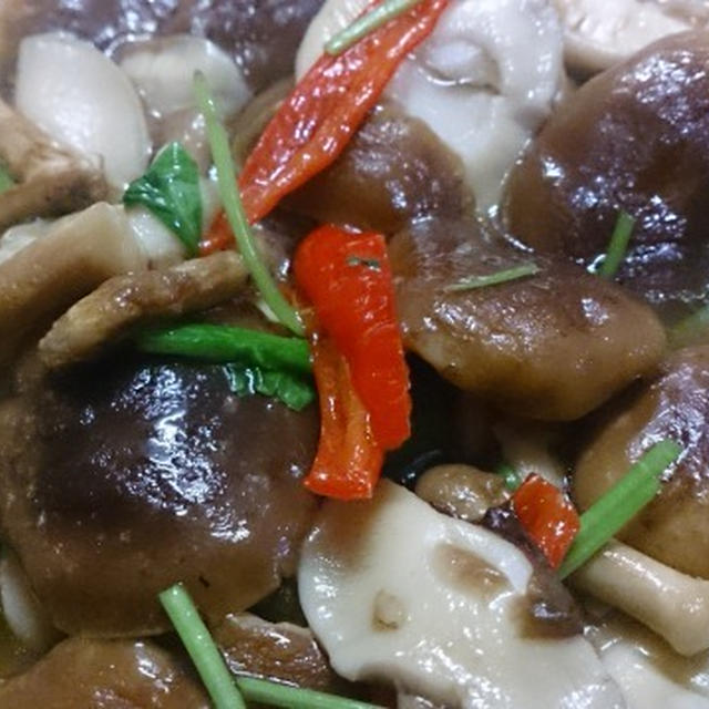 野郎飯流・キノコと香菜の醤油ペペロン