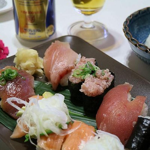 年越し蕎麦は正田の肉汁つゆで～お寿司など