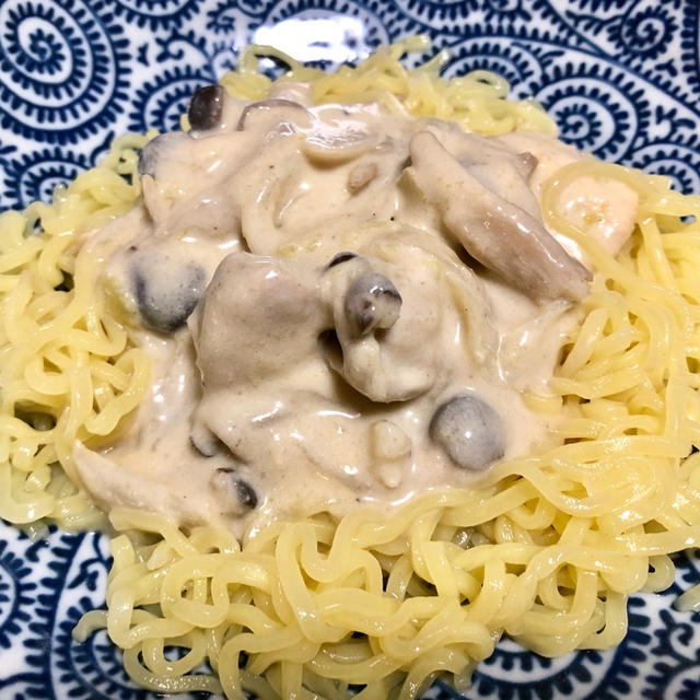 グリーンカレー冷麺 作り置きの余ったグリーンカレーと市販の冷麺の麺を活用